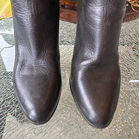 BALENCIAGA BLACK LEATHER MID CALF BOOTIES. 38.5. GUC - Picture 6 of 13